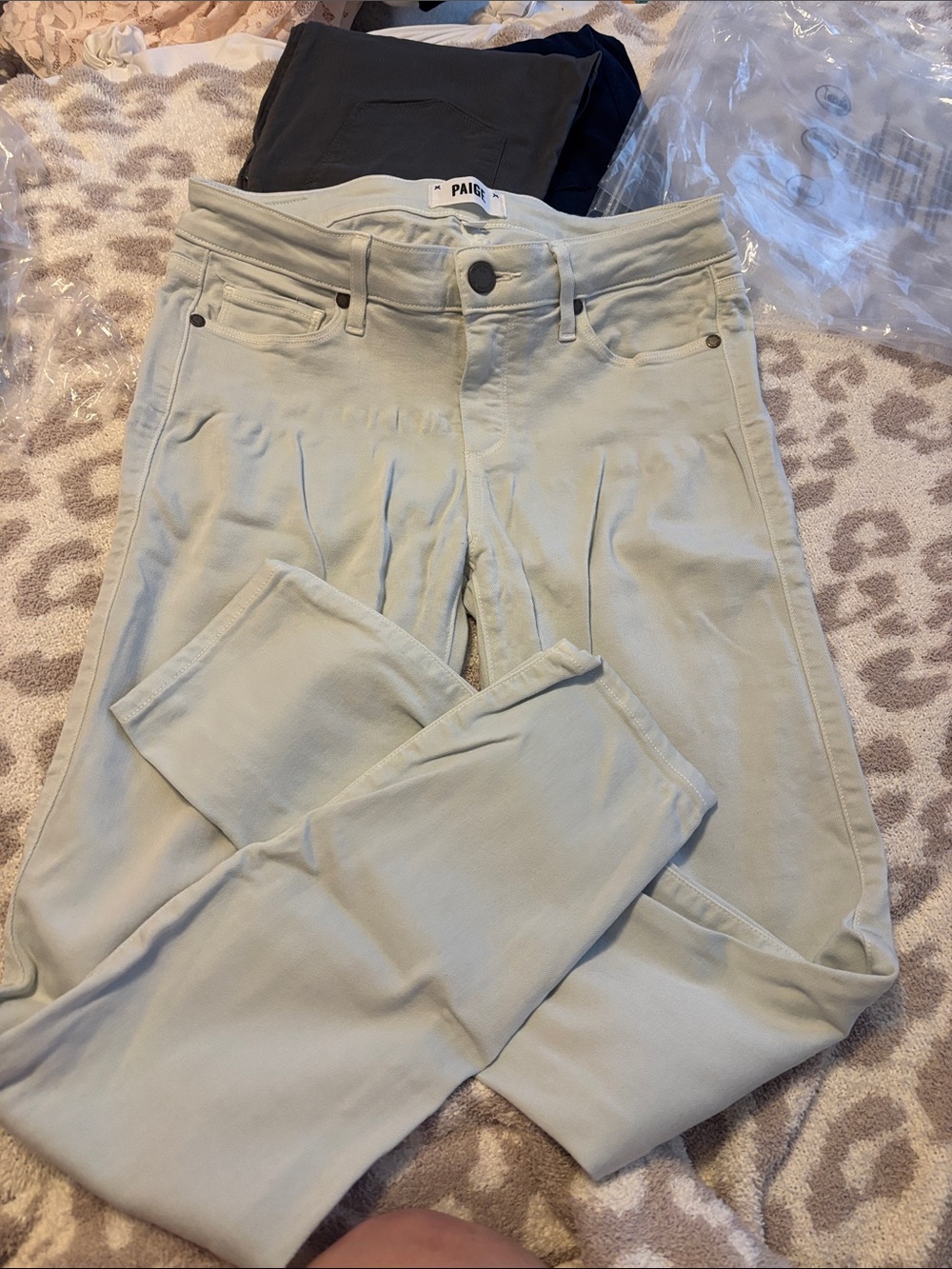 PAIGE Light Mini Skinny Jeans- Stretchy Verdugo Ankle pants- size 28